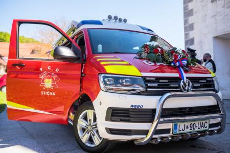 FOTO Na Florjanovo nedeljo blagoslov gasilskega vozila PGD Stična 33